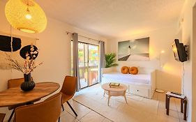 Flamingos Hideaway Stylish 1Br Coastal Escape 155